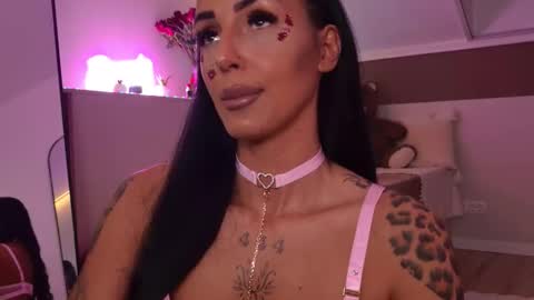 Snapshot of hayleybabe4 chatting on February 14, 10:06 pm Hayley online show from February 14, 10:06 pm