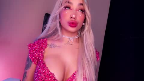 Marie online show from February 1, 5:06 am