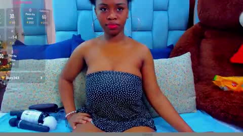 hazel_lanee online show from November 28, 4:48 am