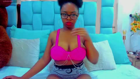Snapshot of hazel_lanee chatting on March 30, 11:39 pm hazel_lanee online show from March 30, 11:39 pm