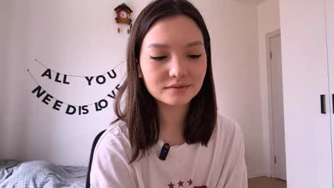 Snapshot of hazelhartshorn chatting on May 1, 10:09 am Kira online show from May 1, 10:09 am