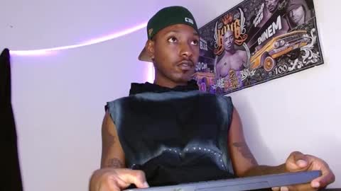 hazlan_420 online show from February 5, 2:49 am