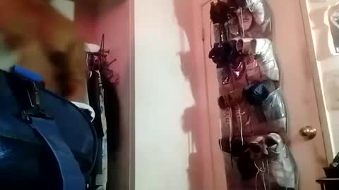 Snapshot of hbdj2164 chatting on January 11, 7:27 pm hbdj2164 online show from January 11, 7:27 pm