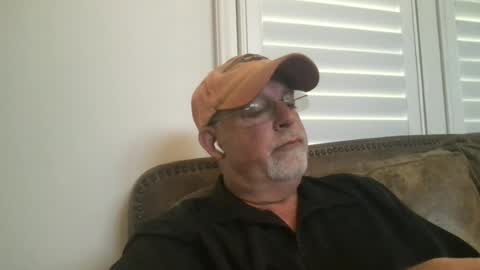 Snapshot of hdeuce22 chatting on June 24, 3:44 pm Hdeuce22 online show from June 24, 3:44 pm