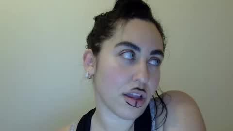 heatwavee online show from December 9, 11:24 pm