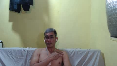 Snapshot of heaven_steven chatting on February 25, 3:21 pm Steven online show from February 25, 3:21 pm