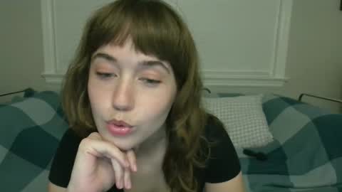 heavenlysiren online show from April 18, 4:49 am