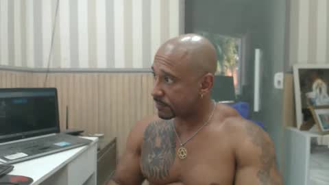 hebertgomes online show from November 13, 5:01 pm