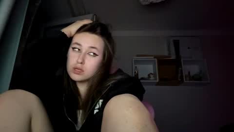 Molly online show from June 24, 8:08 pm