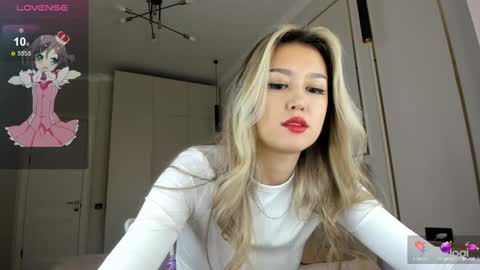 Snapshot of hee_nomy chatting on January 9, 5:23 am Nomy3 online show from January 9, 5:23 am