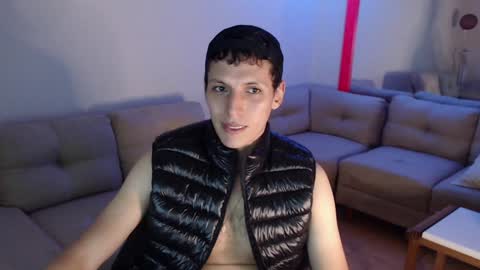 Snapshot of hefesto_69 chatting on December 27, 2:58 am hefesto_69 online show from December 27, 2:58 am