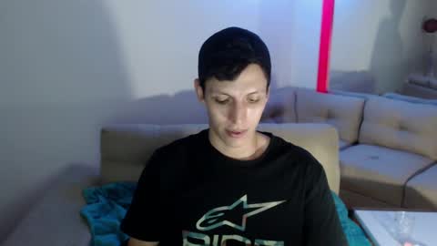 Snapshot of hefesto_69 chatting on March 1, 2:15 am hefesto_69 online show from March 1, 2:15 am