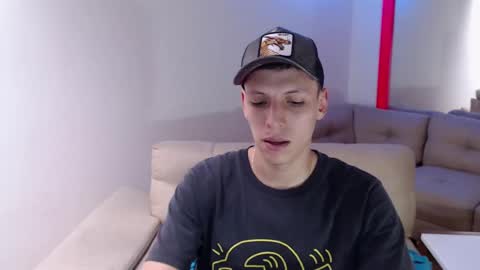 Snapshot of hefesto_69 chatting on March 5, 7:38 pm hefesto_69 online show from March 5, 7:38 pm