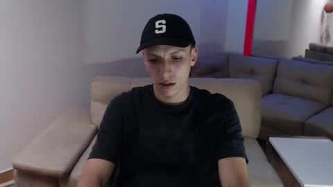 Snapshot of hefesto_69 chatting on March 7, 8:44 pm hefesto_69 online show from March 7, 8:44 pm