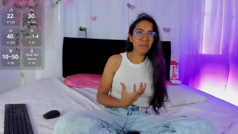 Snapshot of heidi_feuer chatting on September 26, 12:42 pm heidi_feuer online show from September 26, 12:42 pm