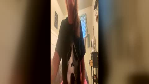 Snapshot of heidikinz chatting on June 24, 3:49 am HeidiKinz online show from June 24, 3:49 am