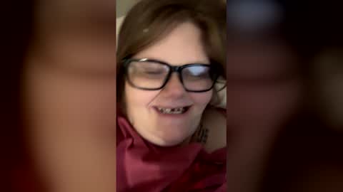 heidimackey2 online show from April 21, 3:13 am