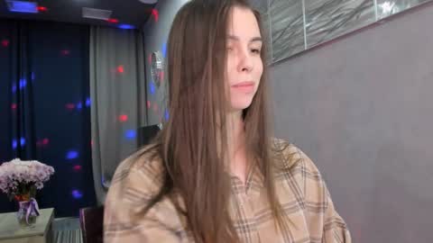 Snapshot of heileymeow chatting on January 30, 3:00 am Heiley online show from January 30, 3:00 am