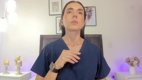 Snapshot of helen_mooree chatting on June 11, 12:47 pm Helen online show from June 11, 12:47 pm