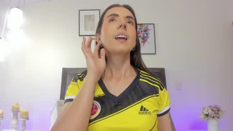 Snapshot of helen_mooree chatting on June 23, 12:47 pm Helen online show from June 23, 12:47 pm