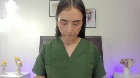 Snapshot of helen_mooree chatting on June 26, 12:53 pm Helen online show from June 26, 12:53 pm