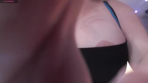 Snapshot of helena_hope chatting on March 10, 4:57 pm Helena Hope online show from March 10, 4:57 pm