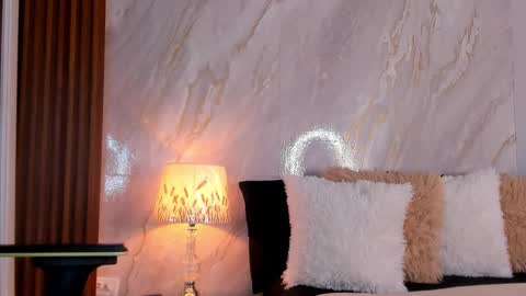 Helena Santos  online show from January 18, 11:47 am