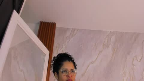 Helena Santos  online show from March 7, 11:29 am