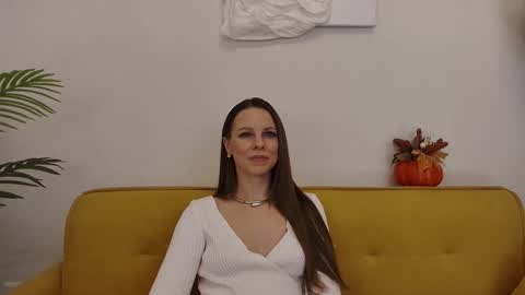 Helen online show from October 31, 6:31 pm