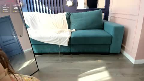 Scarlet online show from July 12, 1:35 pm