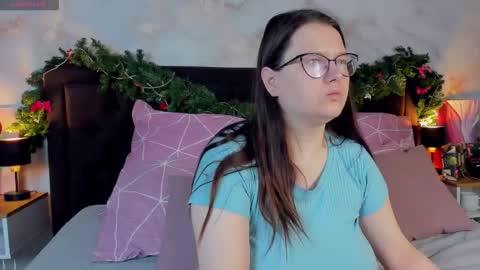 helendanvers online show from January 13, 2:39 am