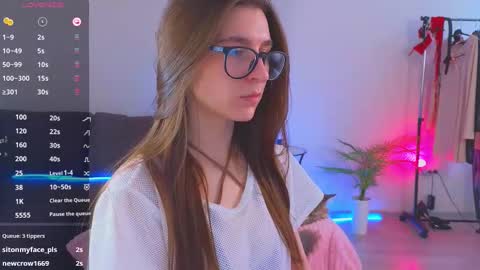   online show from March 12, 9:55 am