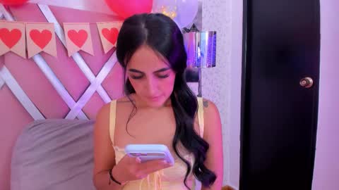 Snapshot of helenn_monroy1 chatting on February 16, 7:21 pm online show from February 16, 7:21 pm