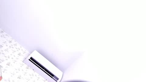 Snapshot of helenn_monroy1 chatting on April 14, 4:35 pm online show from April 14, 4:35 pm