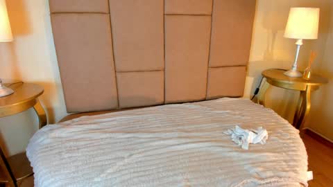 Helen or Hells online show from April 7, 12:49 pm