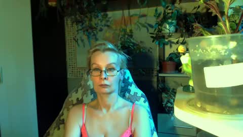 Helga online show from May 8, 5:18 pm