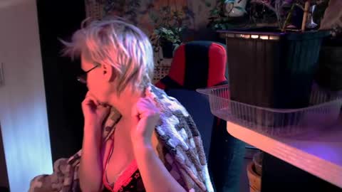 Helga online show from May 26, 1:29 pm