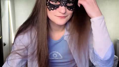 helgamunn online show from April 2, 9:07 am