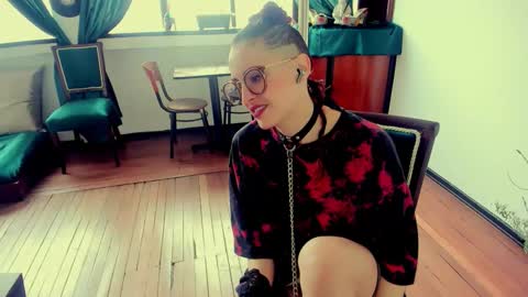 Heliconia online show from October 22, 3:23 pm