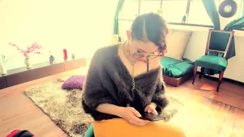 Heliconia online show from March 13, 8:04 pm