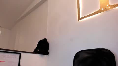 Snapshot of hell_boy66 chatting on May 15, 8:43 am Eros online show from May 15, 8:43 am