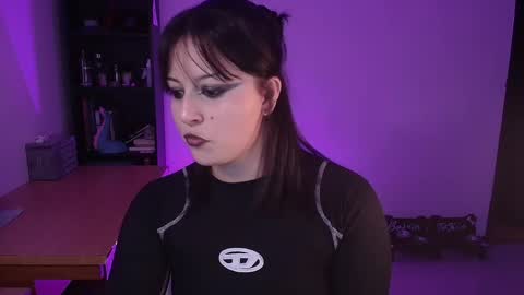 Snapshot of hell_dancer_ chatting on March 24, 1:54 am Lexa online show from March 24, 1:54 am