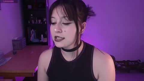 Snapshot of hell_dancer_ chatting on March 26, 1:55 am Lexa online show from March 26, 1:55 am