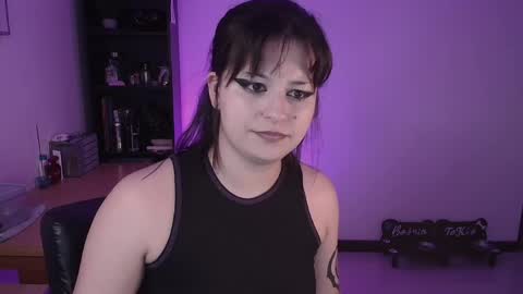 Snapshot of hell_dancer_ chatting on April 9, 6:19 am Lexa online show from April 9, 6:19 am