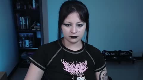 Snapshot of hell_dancer_ chatting on May 27, 2:19 am Lexa online show from May 27, 2:19 am