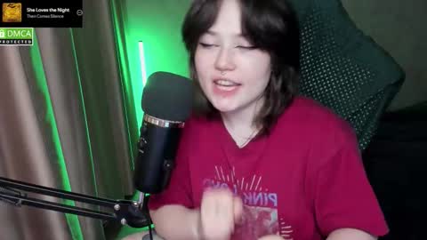 Snapshot of hell_hotline chatting on February 10, 8:13 pm Red online show from February 10, 8:13 pm