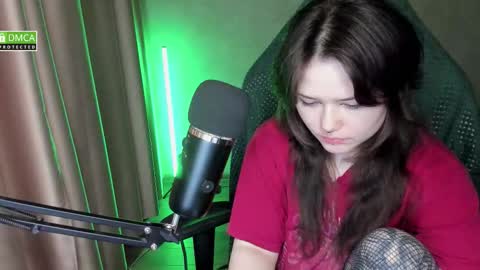 Snapshot of hell_hotline chatting on February 24, 8:40 pm Red online show from February 24, 8:40 pm