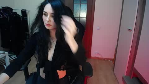 Helen online show from May 18, 7:09 pm