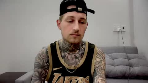 Snapshot of hellacozy chatting on April 19, 12:37 pm hellacozy online show from April 19, 12:37 pm