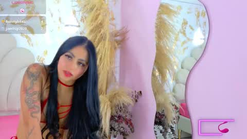 Snapshot of hellemmonet chatting on November 10, 8:19 pm HellemMonet online show from November 10, 8:19 pm